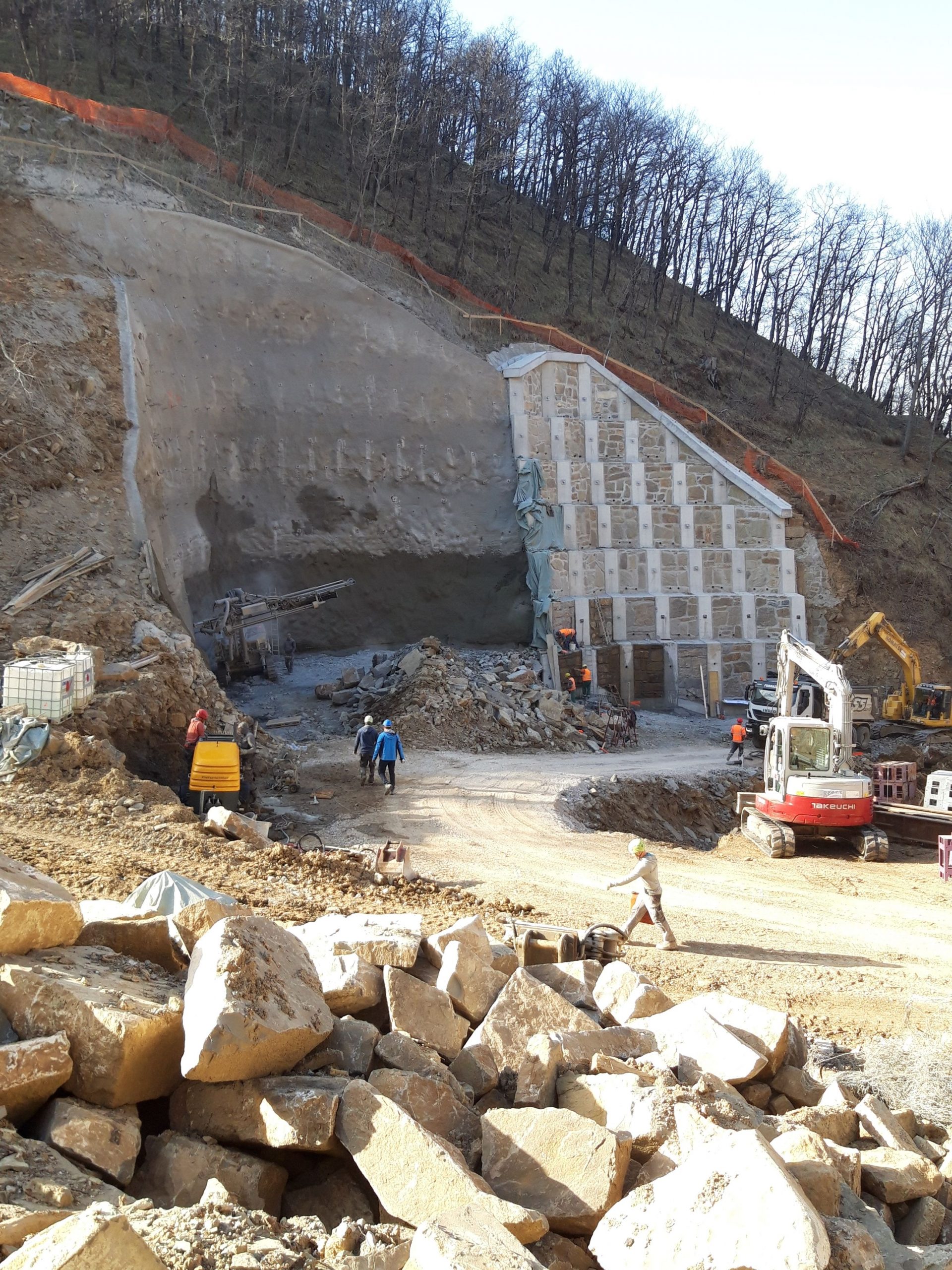Izvedba objektov za prečkanje doline Glinščice pri drugem tiru Divača–Koper